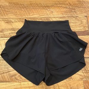 Alo Yoga Black Gold Medal Shorts